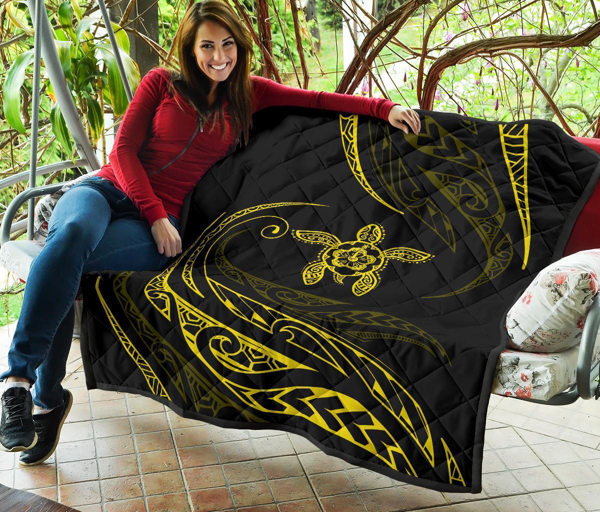 Hawaii Turtle Hibicus Premium Quilt - Frida Style - Yellow - Polynesian Pride