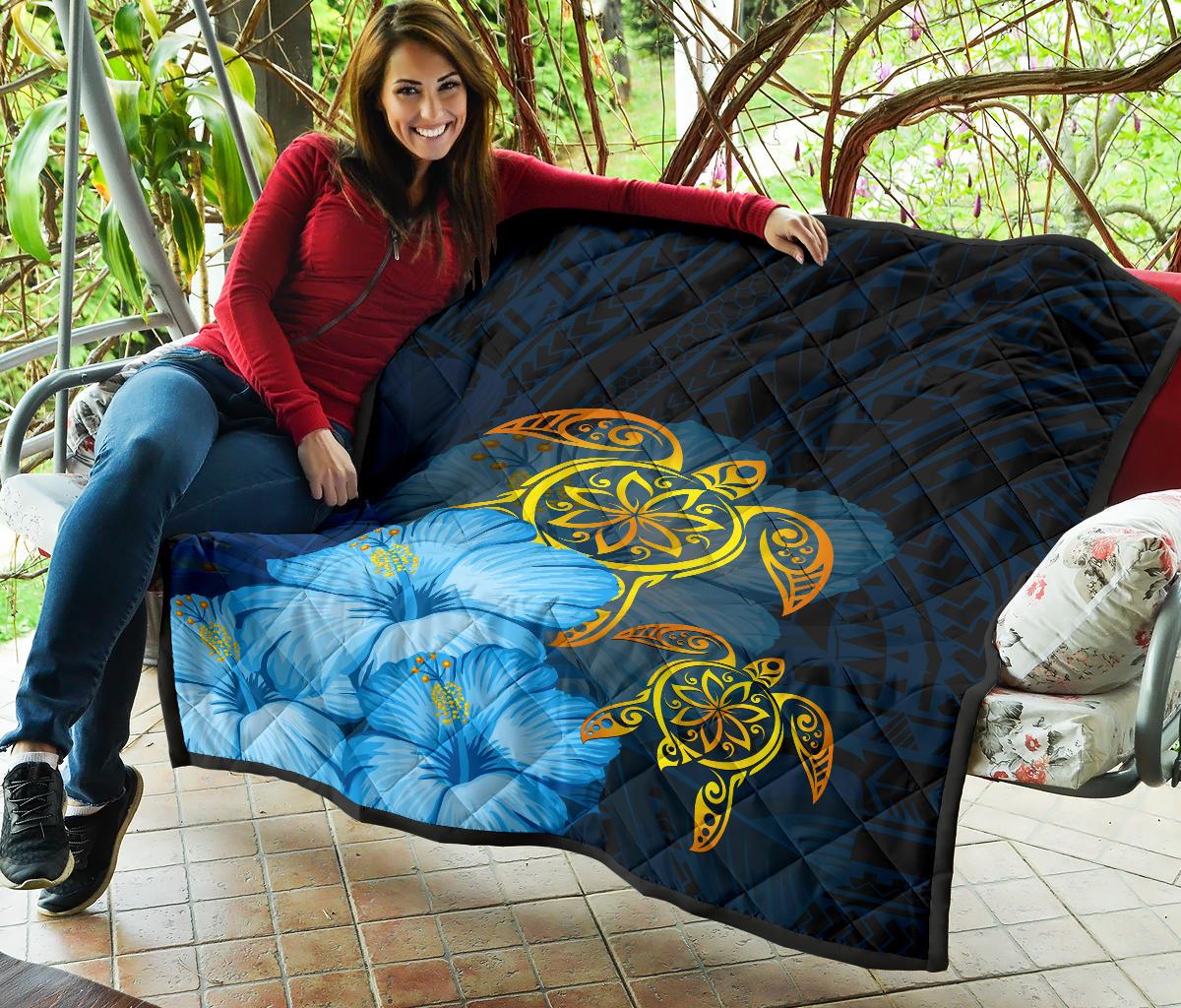 Hawaii Premium Quilt - Turtle Hibiscus Pattern Hawaiian Premium Quilt - Blue - Polynesian Pride