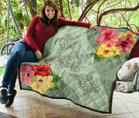 Hawaii Turtle Hibiscus Premium Quilt - Tink Style - Polynesian Pride