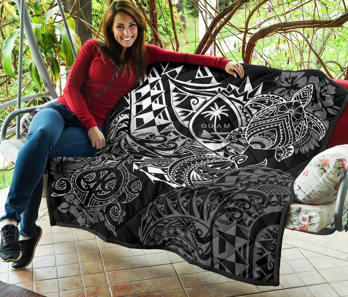 Guam Polynesian Premium Quilt - White Turtle Flowing - Polynesian Pride