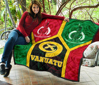Vanuatu Polynesian Premium Quilt - Vanuatu Flag and Coat Of Arms - Polynesian Pride