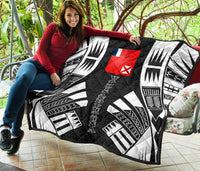 Wallis And Futuna Premium Quilt - Wallis And Futuna Coat Of Arms Polynesian White Tattoo - Polynesian Pride