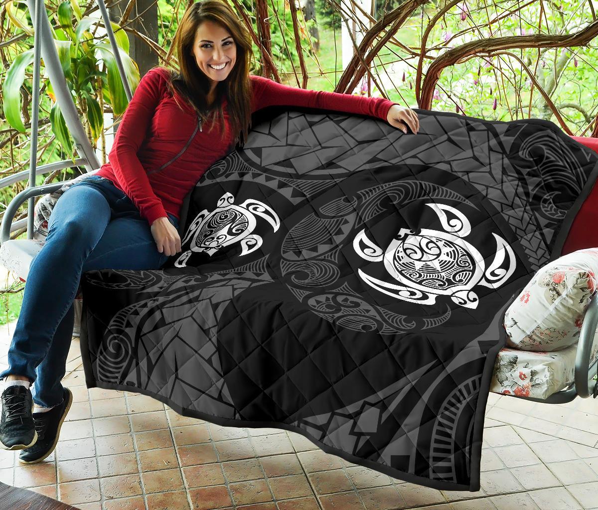 Hawaii Polynesian Turtle Premium Quilt White - Polynesian Pride