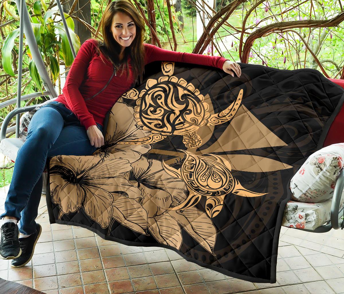 Hawaii Turtle Premium Quilt Polynesian Hibiscus Art Ver 2.0 Gold AH - Polynesian Pride
