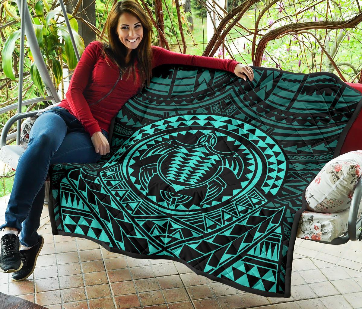 Hawaiian Kakau Honu Arc Turquoise Polynesian Premium Quilt - Polynesian Pride