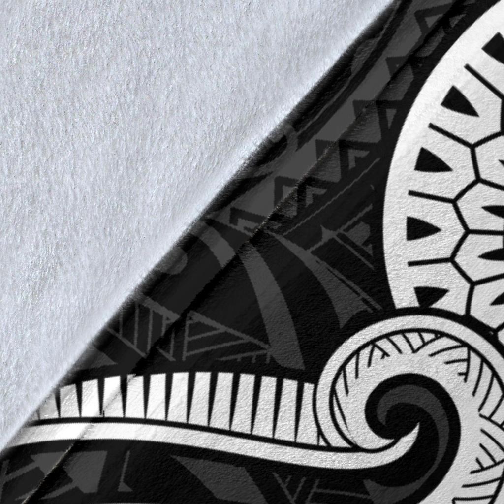 Fiji Polynesian Premium Blanket - White Tentacle Turtle - Polynesian Pride