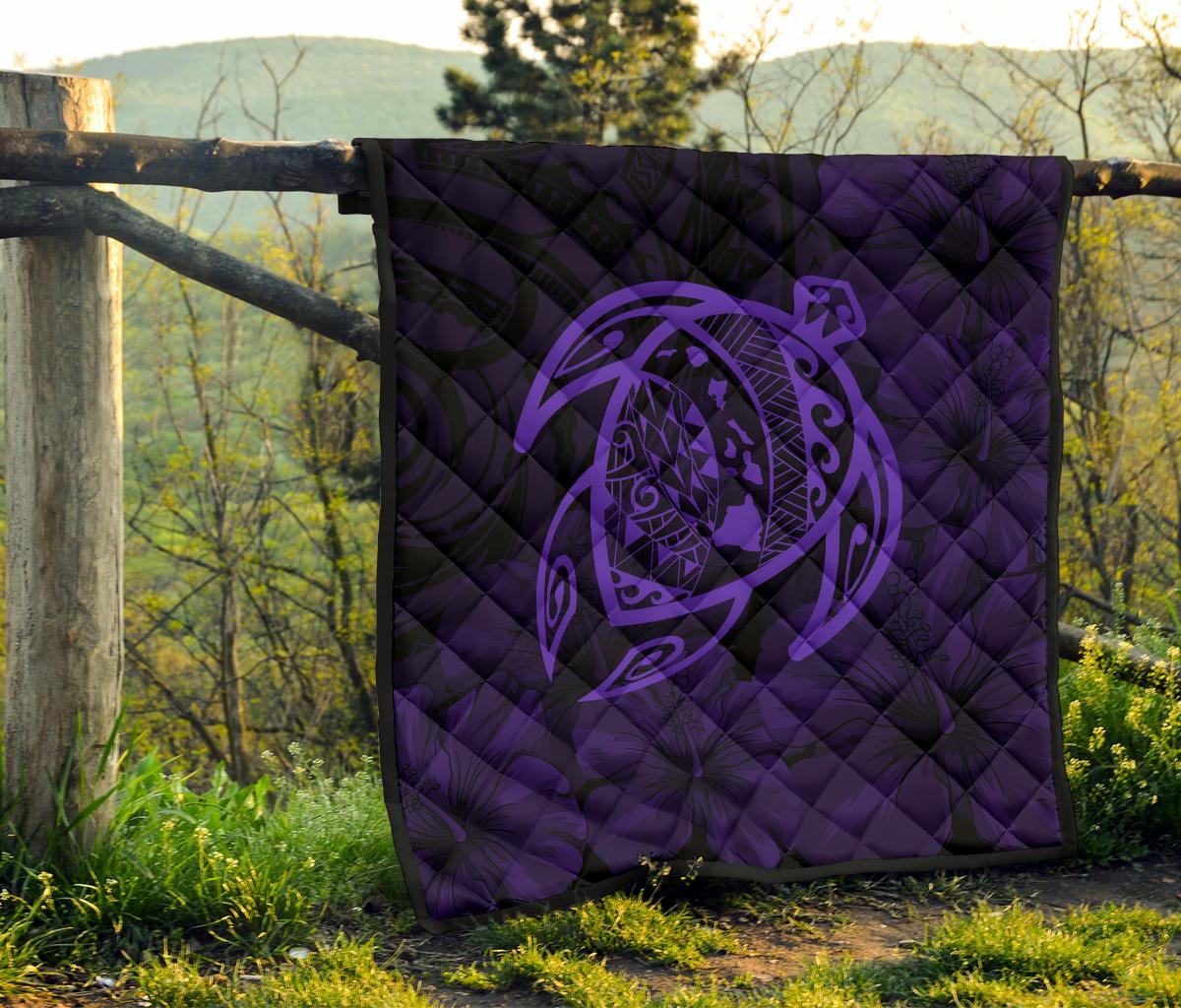 Hawaii Turtle Kanaka Map Hibiscus Poly Premium Quilt - Purple - Polynesian Pride