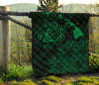 Hawaii Sea Turtle Is Swimming Toward Premium Quilt Green - Polynesian Pride