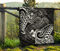 Chuuk Premium Quilt - White Shark Polynesian Tattoo - Polynesian Pride