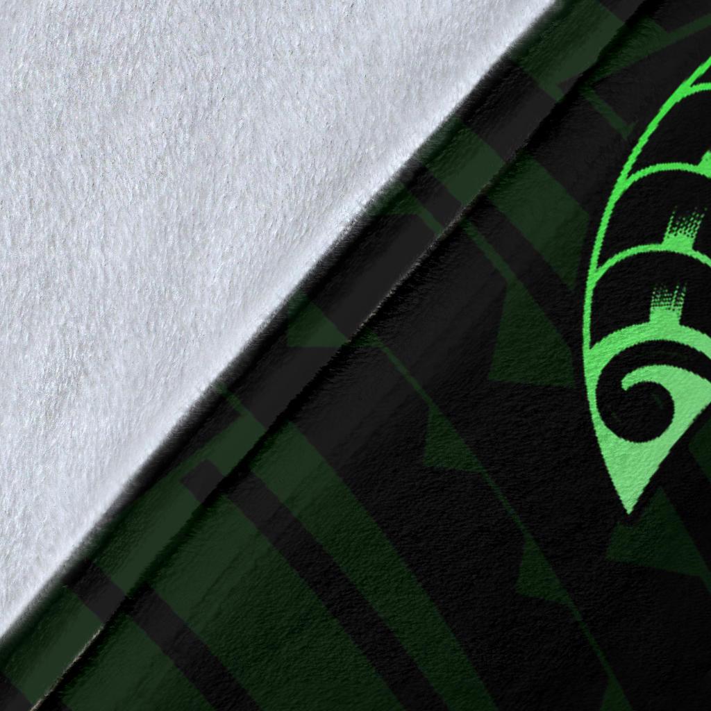 Hawaiian Kanaka Hibiscus Plumeria Mix Polynesian Turtle Premium Blanket Green AH - Polynesian Pride