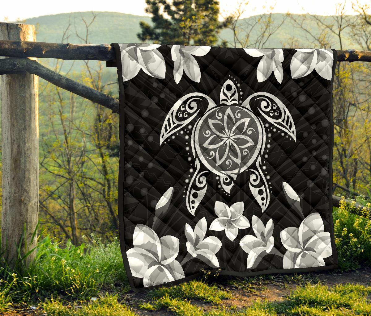 Hawaiian Silver Turtle Plumeria Quilt - Polynesian Pride