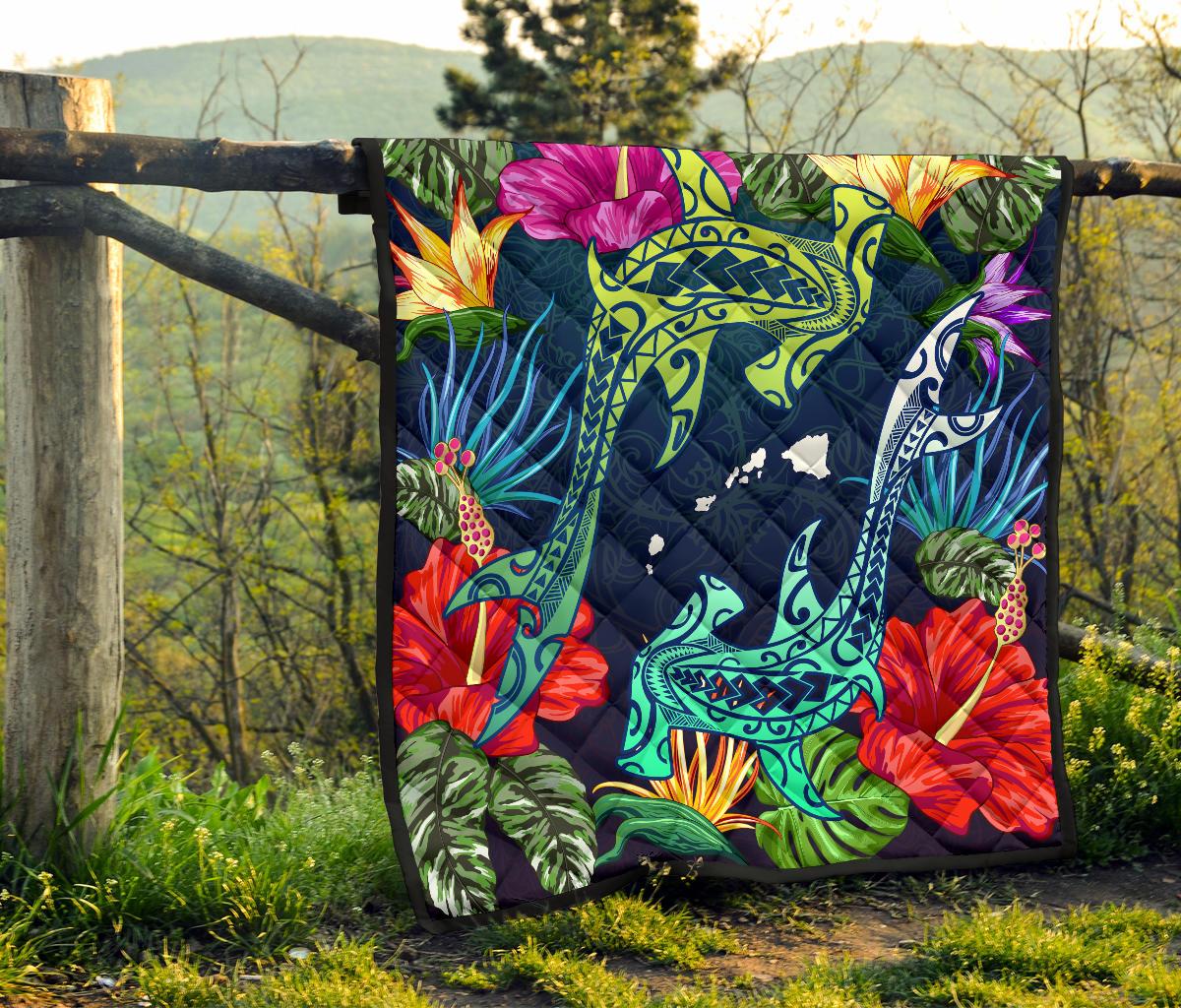 Hawaii Shark Tropical Color Premium Quilt - Polynesian Pride