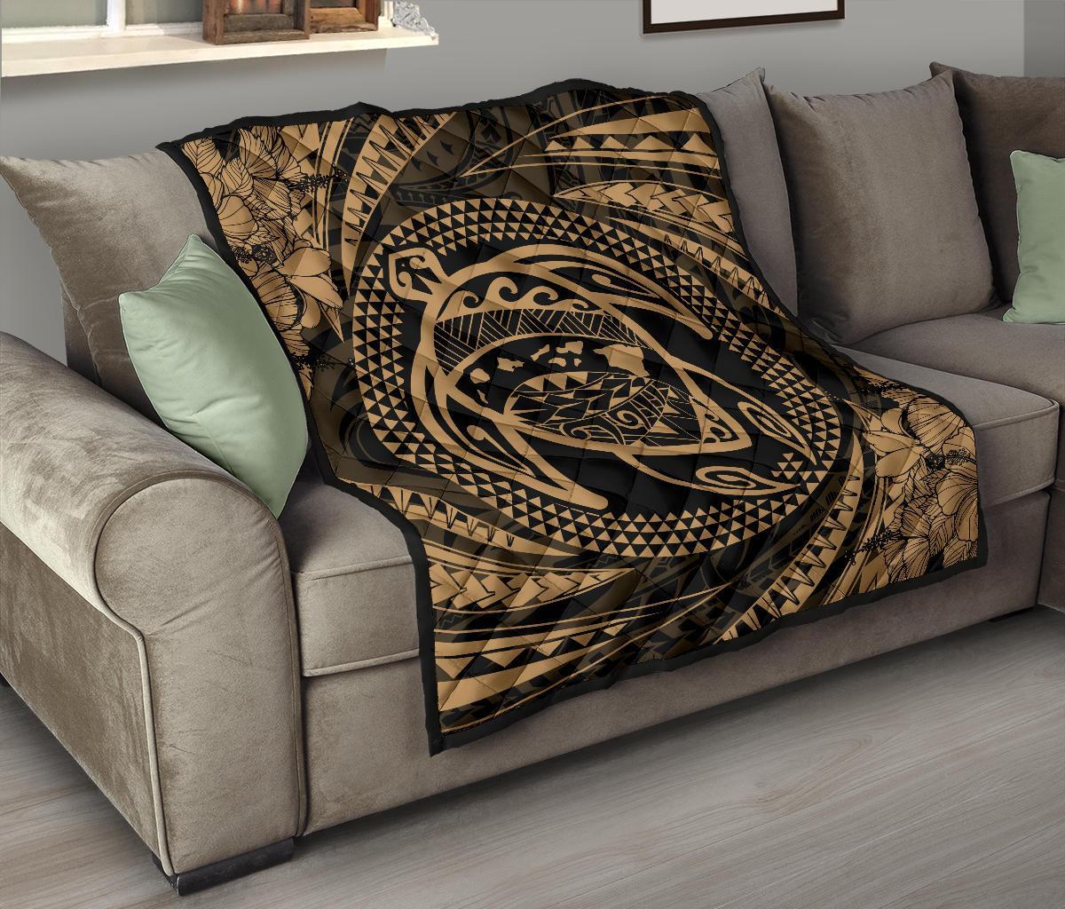 Hawaiian Kanaka Honu Hibiscus Tornando Gold Polynesian Premium Quilt - Polynesian Pride