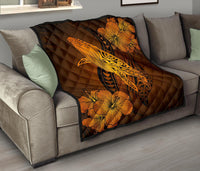 Hawaii Whale Swim Poly Premium Quilt - Polynesian Pride