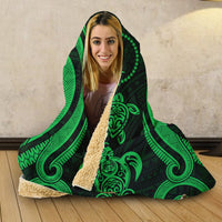 Chuuk Hooded Blanket - Green Tentacle Turtle - Polynesian Pride