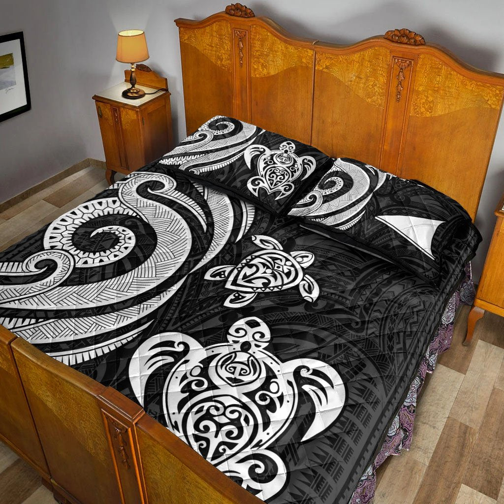 Tokelau Quilt Bed Set - White Tentacle Turtle - Polynesian Pride